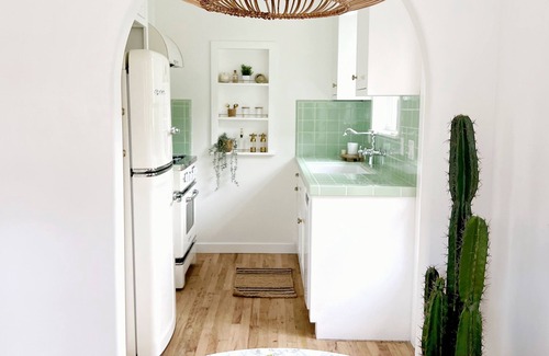 Encinitas Cottage | MINT COTTAGE WALK TO MOONLIGHT BEACH