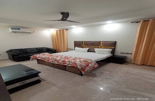 East of Kailash Hotel | Mintstar Apartment And Suites, East Of Kailash