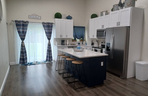 Highland House | Minutes away to Sebring Raceway, Golf Course and many great fishing spots.