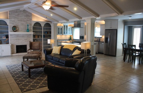 Bay Area House | MINUTES FROM BEACH, LUXURIOUS HOME, GREAT FOR FAMILIES! POOL TABLE!