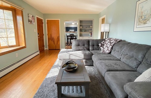 Staunton House | Minutes from Downtown Staunton, a home for the whole family! Pet-friendly!