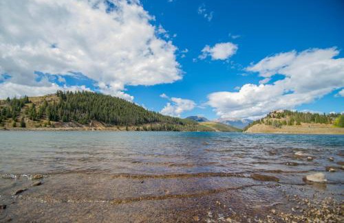 Summit Cove Apartment | Minutes from Fun-Come Relax and Have a Blast! Flexible Cancellation condo
