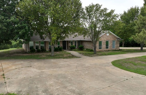 Kingston House | Minutes from Marina Del Rey and Boat Ramps at Soldier Creek on Lake Texoma.