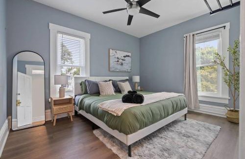 Victorian Village House | Minutes to Arena District - Foosball & Game Area