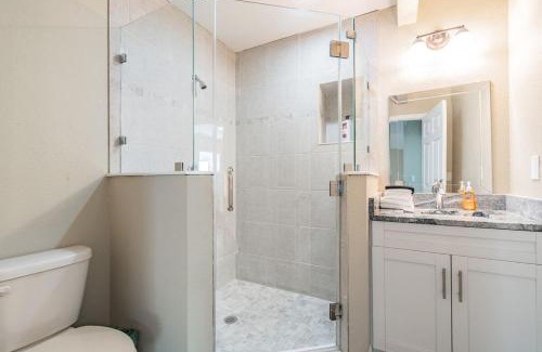 Bearss Plaza House | Minutes to USF and Advent Health