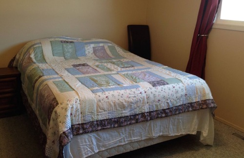 Central Okanagan House | Minutes to Wood and Kalamalka Lake. Full House to Yourselves