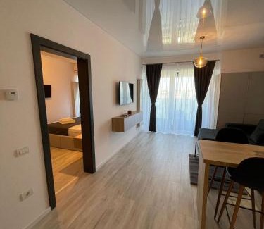 Constanta Apartment | Mirage Sea Breeze Apartment