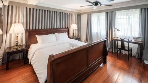 Bagong Lipunan Ng Crame Apartment | MiraNamin Nest LANTANA SUITE in Unique Historic Home with Garden Access, Rooftop, Bathtub, Private Kitchen