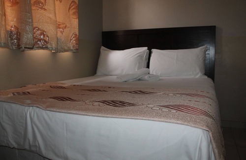 Greater Johannesburg Metropolitan Area House | Miraton Guest Lodge