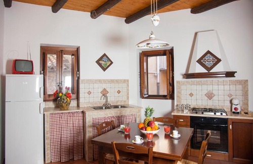 Castelbuono Apartment | Mirose's holiday home