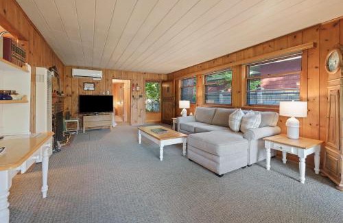 Bend House | Mirror Pond bungalow