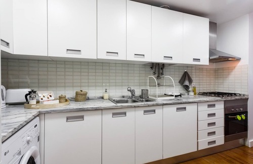 Encarnacao Apartment | Misha s Place at Bairro Alto