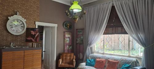 Kroonstad Villa | Miss Daisy