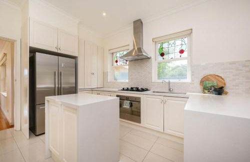 Brighton East House | Miss Peregrine in Brighton East