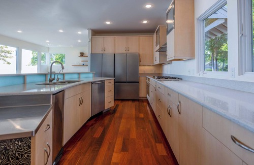 Traverse City House | Mission Point 6BR Gem | Bay Views, Private Beach