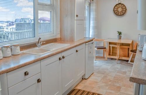 Horning House | Mistlethrush