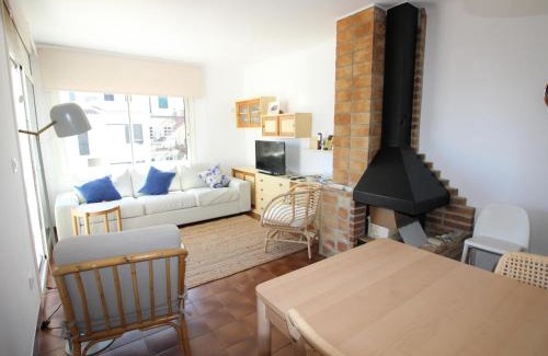 Llanca Apartment | MISTRAL - Apartamento acogedor, luminoso y de ambiente moderno con terraza vista mar. - ES-228-143