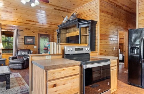 Pickens Cabin | Misty Moonlight in the Beautiful Broken Bow Oklahoma!
