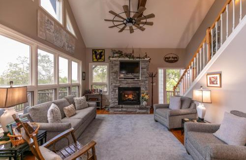 Blowing Rock House | Misty Mountain Hideaway