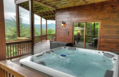 Cherry Log House | Misty Mountain Hideaway- Stunning Mountain Views