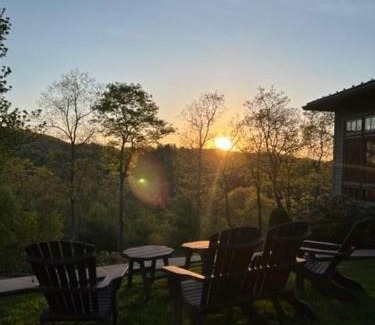 Boone House | Misty Mountain Hop