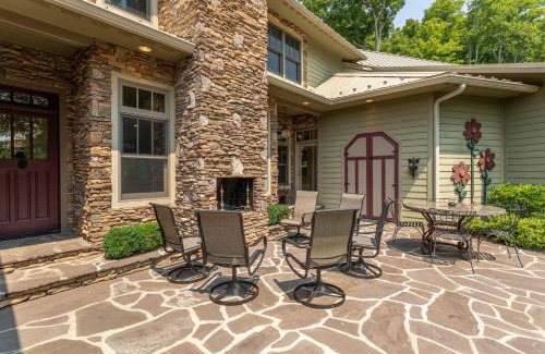 Boone House | Misty Mountain Hop