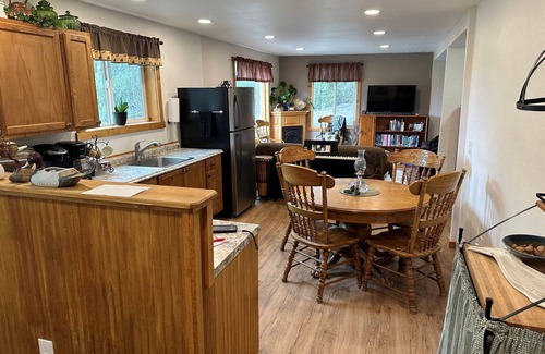 Sterling Apartment | Misty Mountain View - Sterling Two Bedroom Apartment