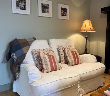 Coolbawn House | Mizzle Cottage