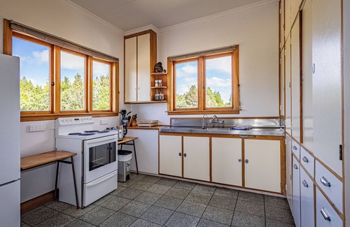 Horopito House | MJ's Retreat, Stunning Tongariro crossing accommodation.nPrivate and secure.