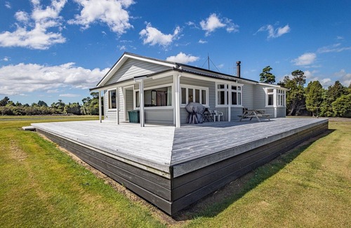 Horopito House | MJ's Retreat, Stunning Tongariro crossing accommodation.nPrivate and secure.
