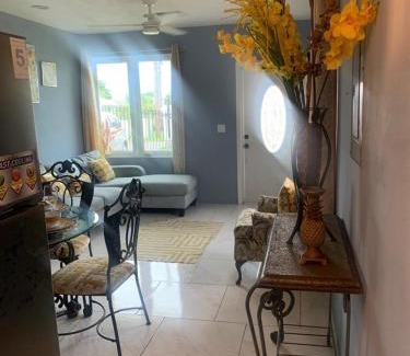 Nassau Apartment | Mj sweet