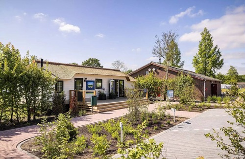 Kaatsheuvel House | Mobile-home | Comfort | 2 Bedrooms | Sleeps 4 | Raised terrace | A/C