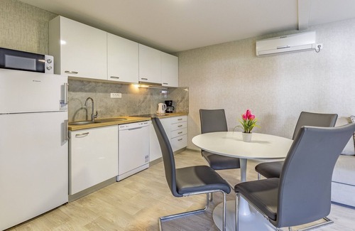 Banjole House | Mobile Home Rojnic- Campsite