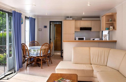 Les Cabanes de Fleury House | Mobile home with terrace.