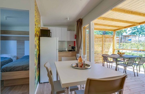 Monterol House | Mobilehome with terrace by the pool