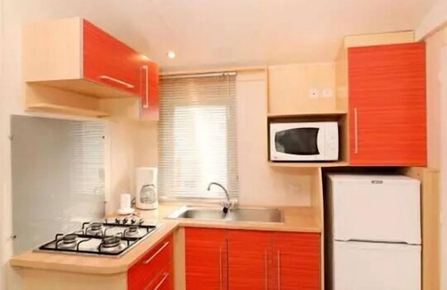 Cadenet House | Mobilheim A/C
