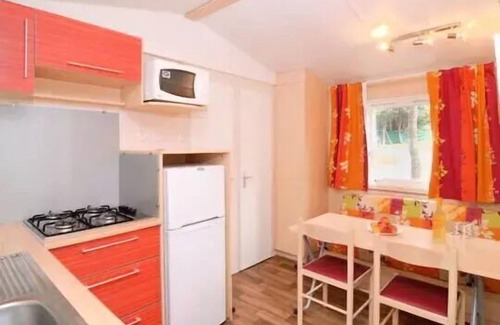 Cadenet House | Mobilheim A/C