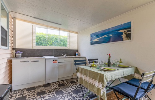 Gujan-Mestras RV Rental | "Mobilhome Bord De Mer Gujan Mestras" with Shared Pool, Private Terrace & A/C