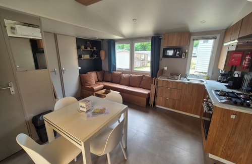 Claouey House | MOBILHOME On Cap Ferret in the pine forests, in a 4-star campsite.