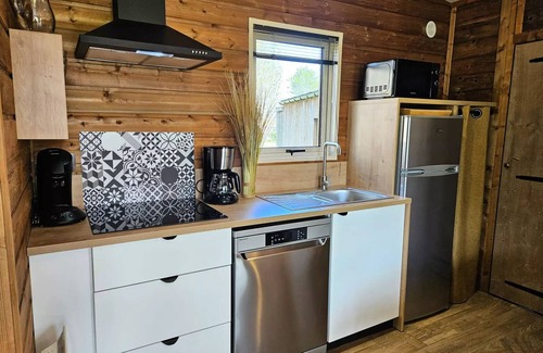 Coulon House | Mobilhome Premium 56 m2 (3 Schlafzimmer) inklusive halb überdachte Terrasse geschlossen + Clim + TV + LV + Plancha 6 Personen