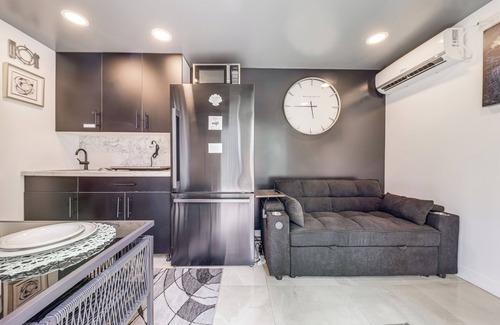 West Park Apartment | Mod Bungalow w/Ultra-Private Outdoor Hang Space!