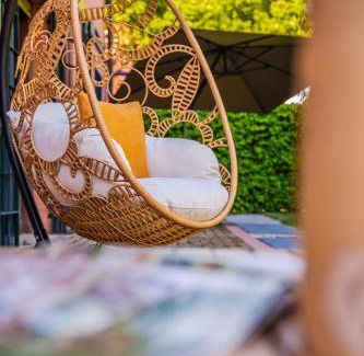 San Faustino-Madonnina-Quattroville Apartment | Modena Garden Retreat, 5 min dal centro con Garage