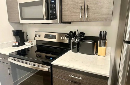 Broad Ripple Apartment | Modern 1 Bd on the Monon Trail w/Free Parking