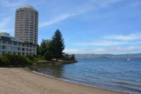 Sandy Bay Apartment | Modern 1 bed-walk Casino riverfront 5 mins to CBD