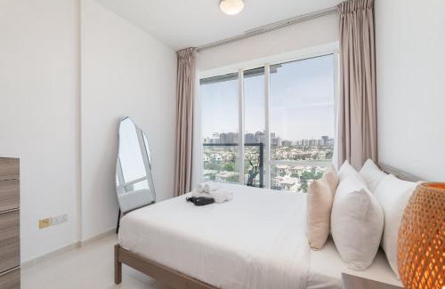Dubai Sports City Apartment | Modern 1-Bed with Scenic Golf Course View