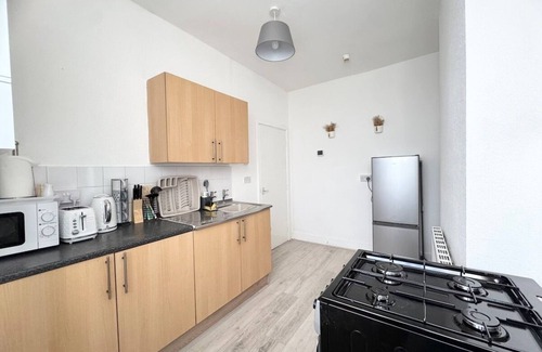 Barry Apartment | Modern 1 Bedroom Apt in the heart of Barry Flat 2