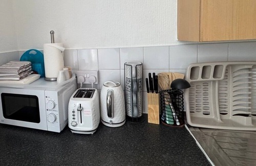 Barry Apartment | Modern 1 Bedroom Apt in the heart of Barry Flat 2