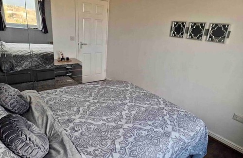 Handforth Apartment | Modern 1-bedroom flat close to Manchester Airport