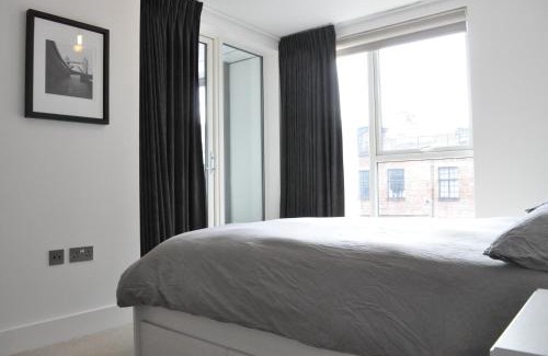 Ferndale Apartment | Modern 1BD Flat w Balcony Heart of Brixton