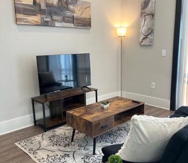 Commonwealth Apartment | Modern 1BD Studio Apt in Plaza Midwood with Community Pool